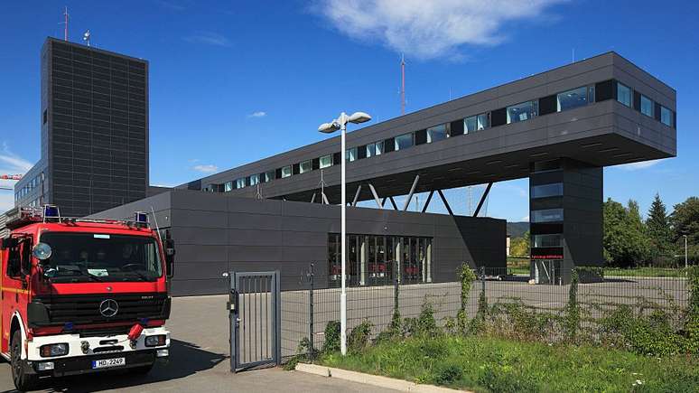 A arquitetura passiva pode ser utilizada em grandes edifícios públicos, como este quartel dos bombeiros em Heidelberg, na Alemanha