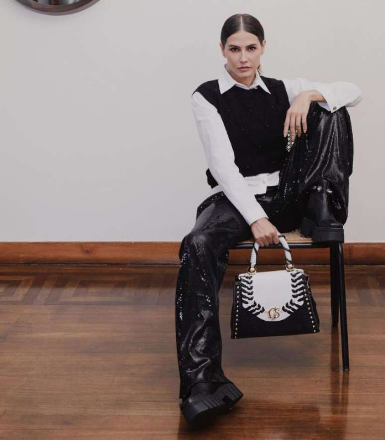 Deborah Secco arrasou com look formal reinventado 