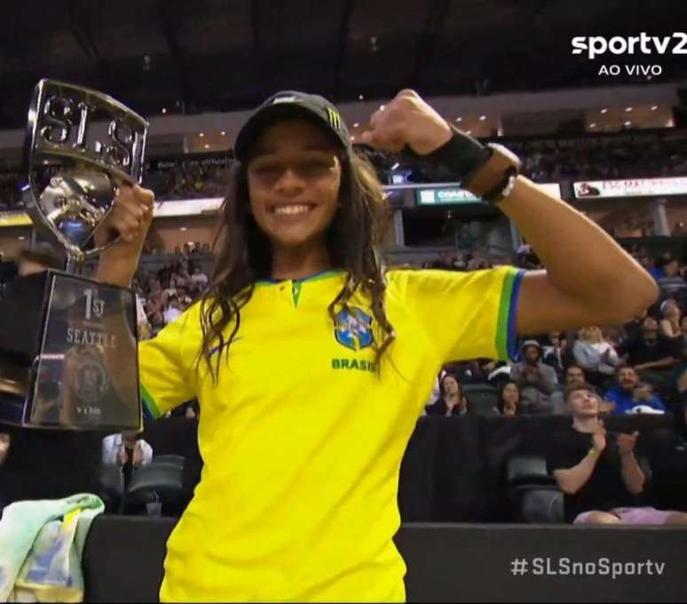 Fadinha segue voando no skate (Foto: Reprodução/Sportv)