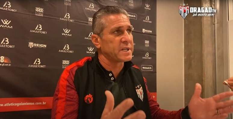 Jorginho não poupou críticas ao técnico do Palmeiras (Foto: Reprodução de vídeo / Atlético-GO)