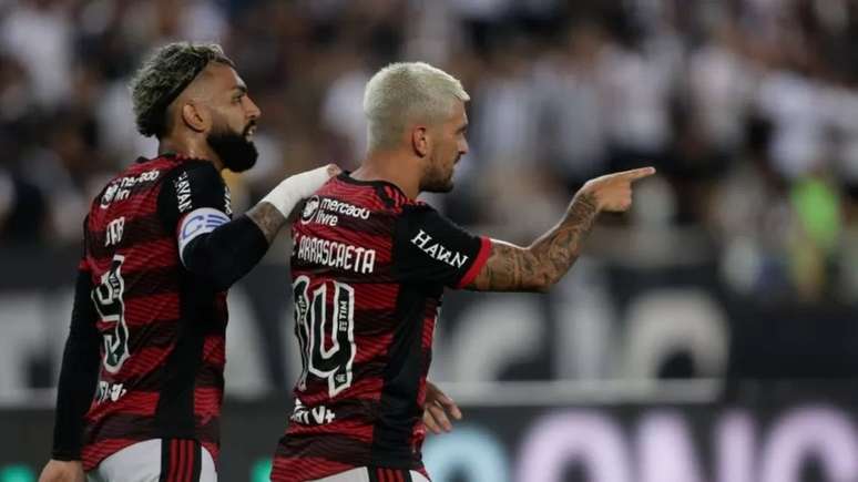 Gabigol e Arrascaeta podem jogar pelo Flamengo contra o Athletico (Foto: Gilvan de Souza/Flamengo)