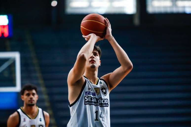 Time sub-23 do Botafogo está invicto na temporada (Foto: Vinicius Molz Schubert/LNB)