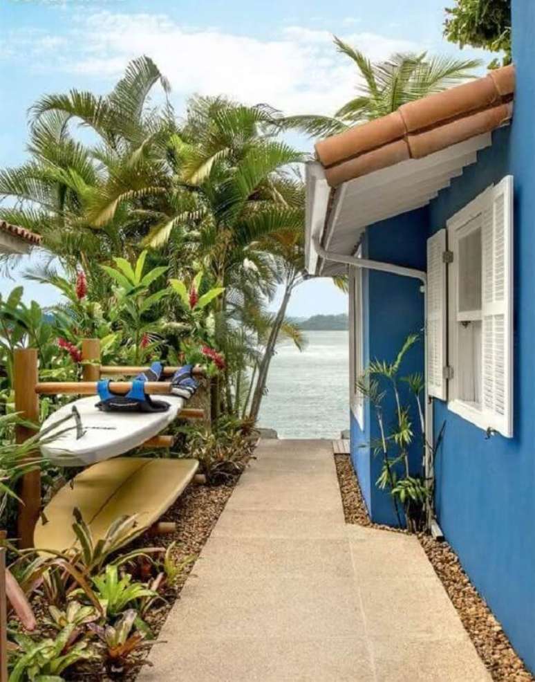 72. Cores de casas de praia: o azul esta presente em muitos projetos praianos. Fonte: Decor Fácil