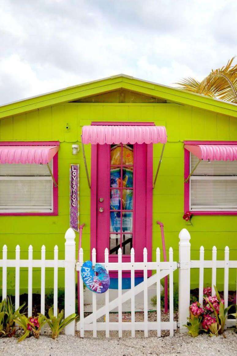 103. Se inspire nestas cores de casas estilo praiano. Fonte: Dcore Você
