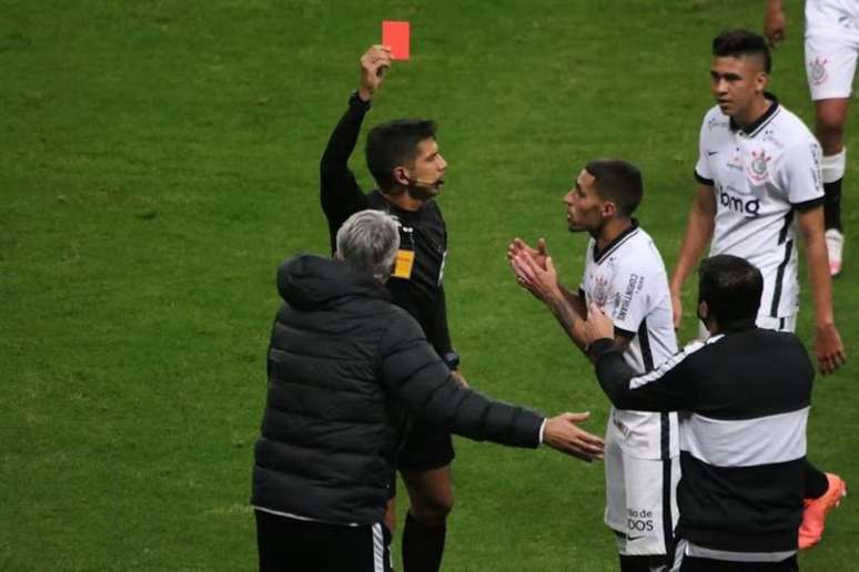 Bruno Arleu expulsou Tiago Nunes, quando o profissional treinava o Timão, em 2020 (Foto: Reprodução/YouTube)