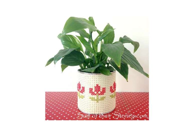 Combine bordado com suas latinhas recicladas.