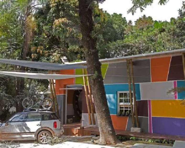 76. Cores de casas moderna: pintura geométrica na fachada da casa. Fonte: Doce Obra