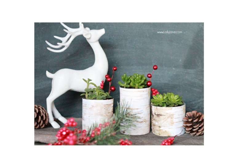 Pinte seus vasos de branco para um combinação perfeita para decoração de natal.