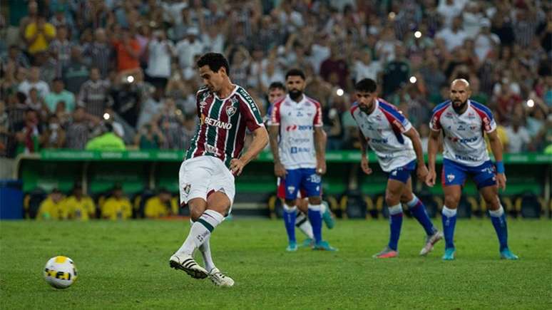 Ganso anotou o pênalti e ajudou na classificação do Fluminense (Armando Paiva / Lancepress!)