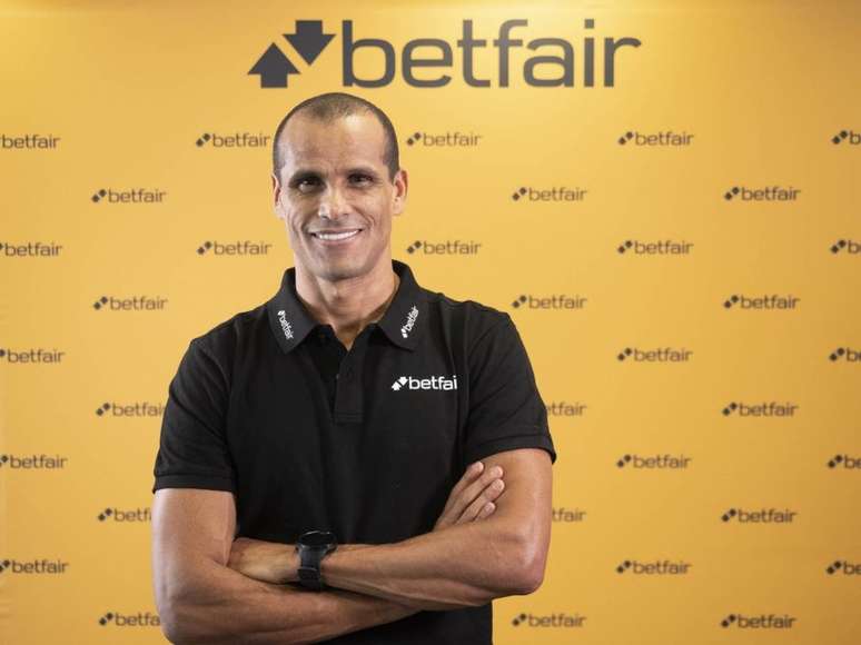 Rivaldo comentou sobre Gabriel Jesus, Mbappé e CR7 (Foto: Betfair)