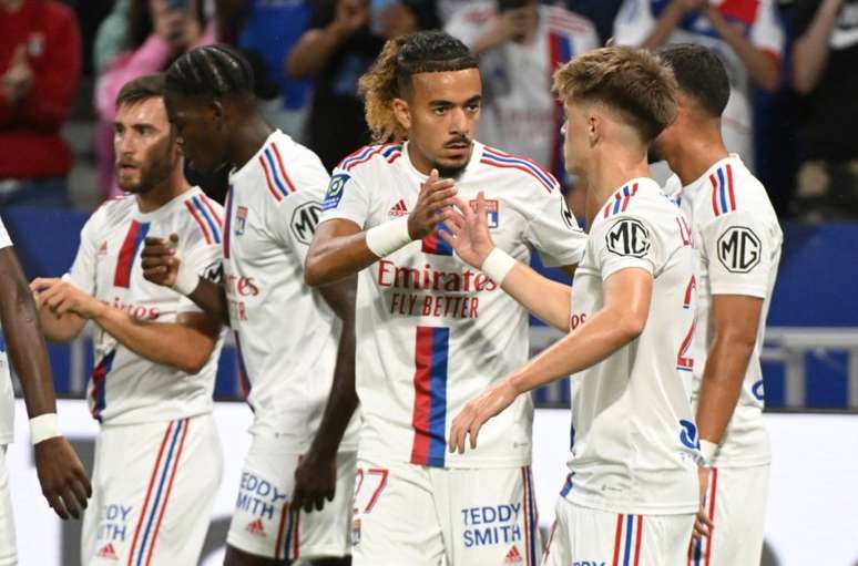 Lyon venceu na estreia do Campeonato Francês (Foto: JEAN-PHILIPPE KSIAZEK / AFP)