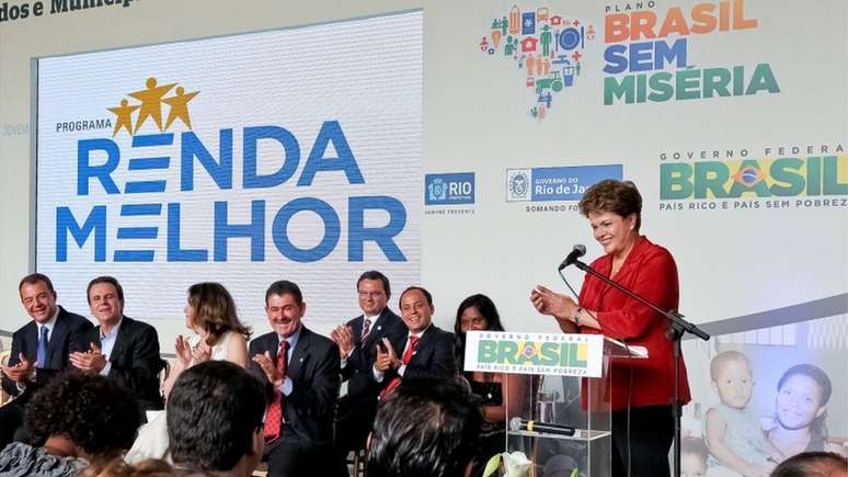 Dilma Rousseff em cerimônia de comemoração de 1,5 milhão de beneficiados pelo plano Brasil sem Miséria