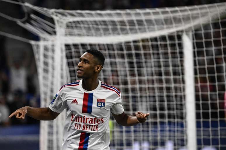 Tetê chegou ao Lyon depois deixar o Shakhtar Donetsk (Foto: JEFF PACHOUD / AFP)