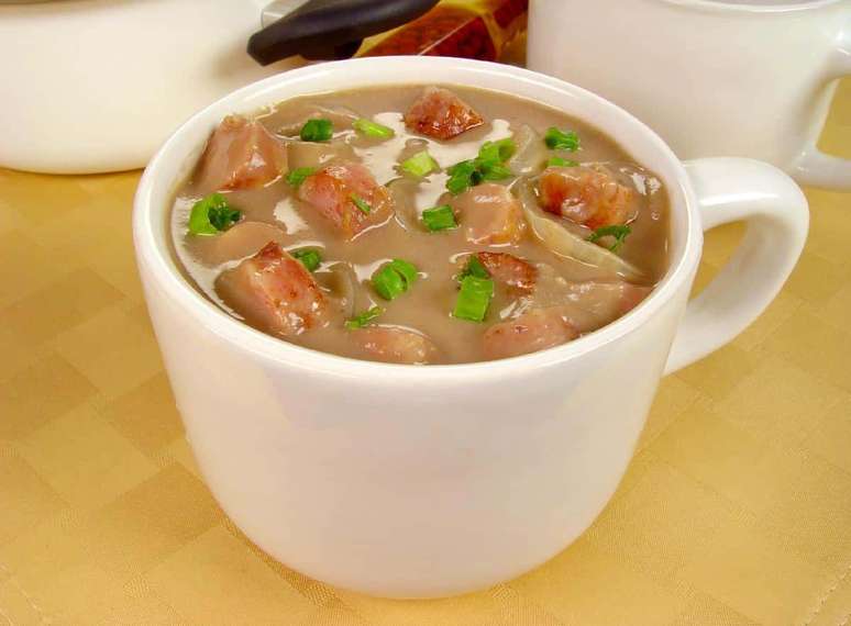 Sopa de feij&atilde;o com linguicinha | Foto: Divulga&ccedil;&atilde;o