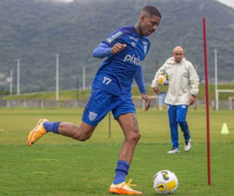 Jean Pyerre tem 12 partidas disputada no time catarinense (Divulgação/Leandro Boeira/Avaí)