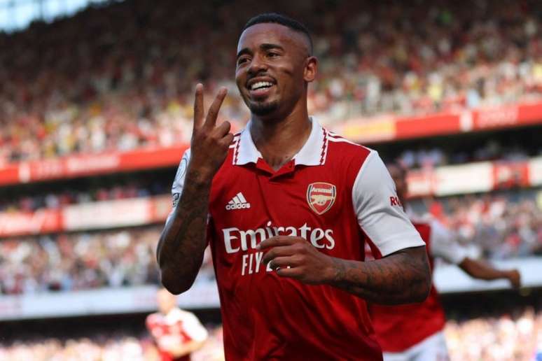 Gabriel Jesus chegou ao Arsenal e rapidamente assumiu a titularidade (Foto: ADRIAN DENNIS / AFP)