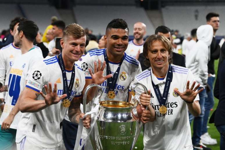 Trinca de meio-campo entrou para a história do Real Madrid (Foto: FRANCK FIFE / AFP)