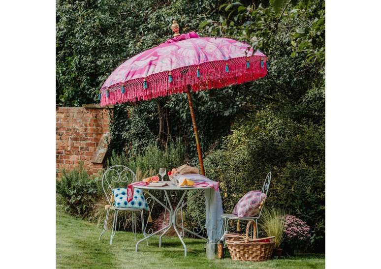 Adicione um guarda-sol ornamentado e chamativo!