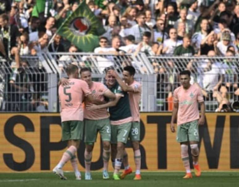 Werder conquistou sua primeira vitória nesta edição da Bundesliga (Foto: SASCHA SCHUERMANN / AFP)