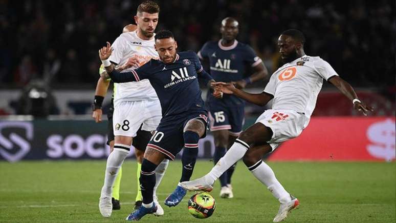 Neymar vive grande momento com a camisa do PSG (Foto: FRANCK FIFE / AFP)