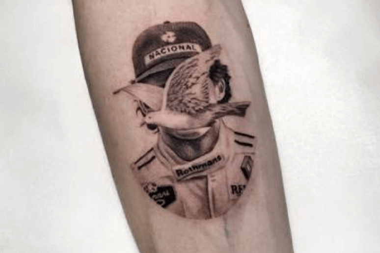Tatuagem do piloto de F&oacute;rmula 1 Ayrton Senna 