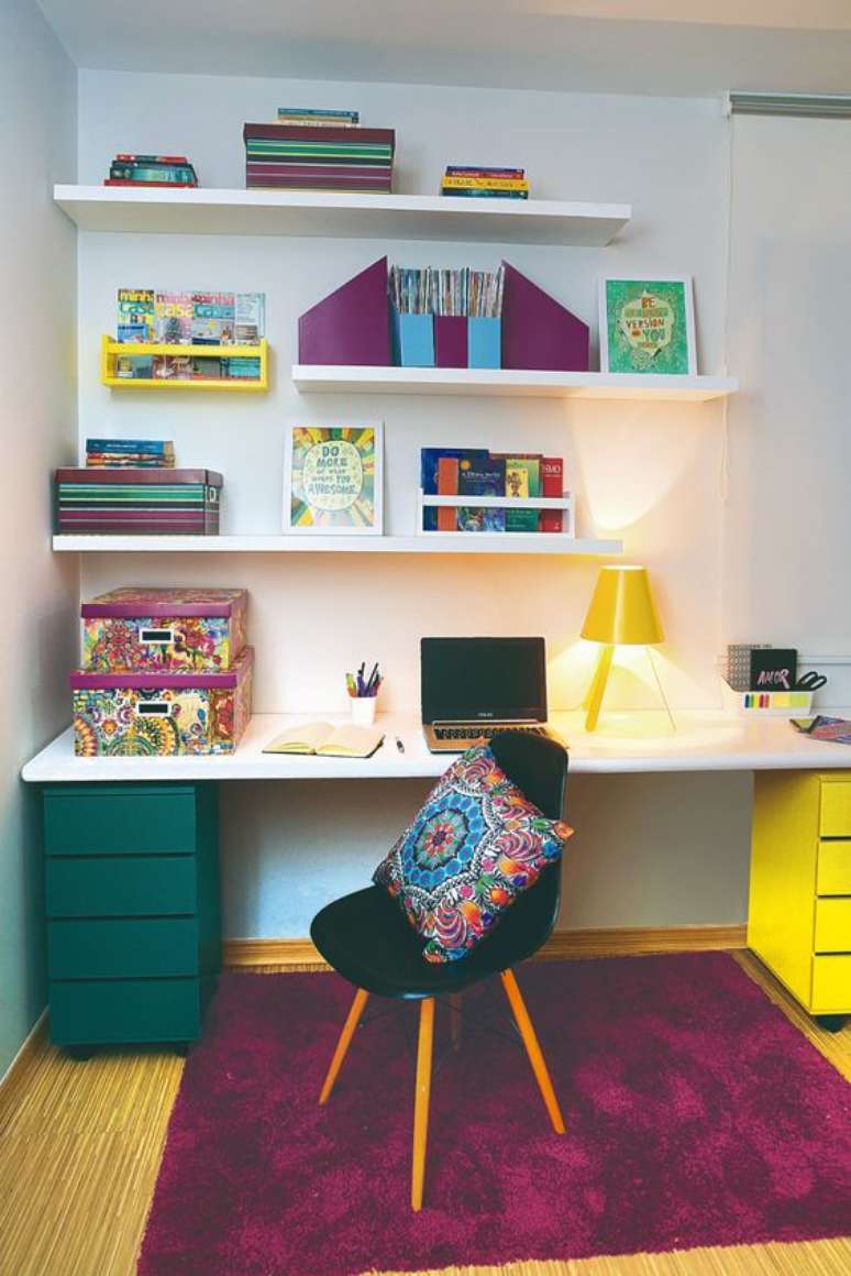 33. A cor amarela &eacute; perfeita para ficar em detalhes decorativos. Projeto de Leroy Merlin