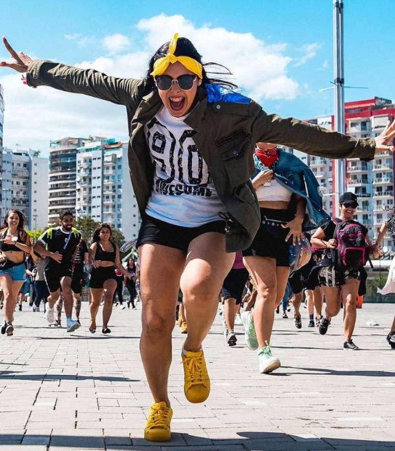 Shorts, camiseta e t&ecirc;nis s&atilde;o algumas das pe&ccedil;as perfeitas para um looks confort&aacute;vel (Cr&eacute;ditos: Instagram/@rockinrio)