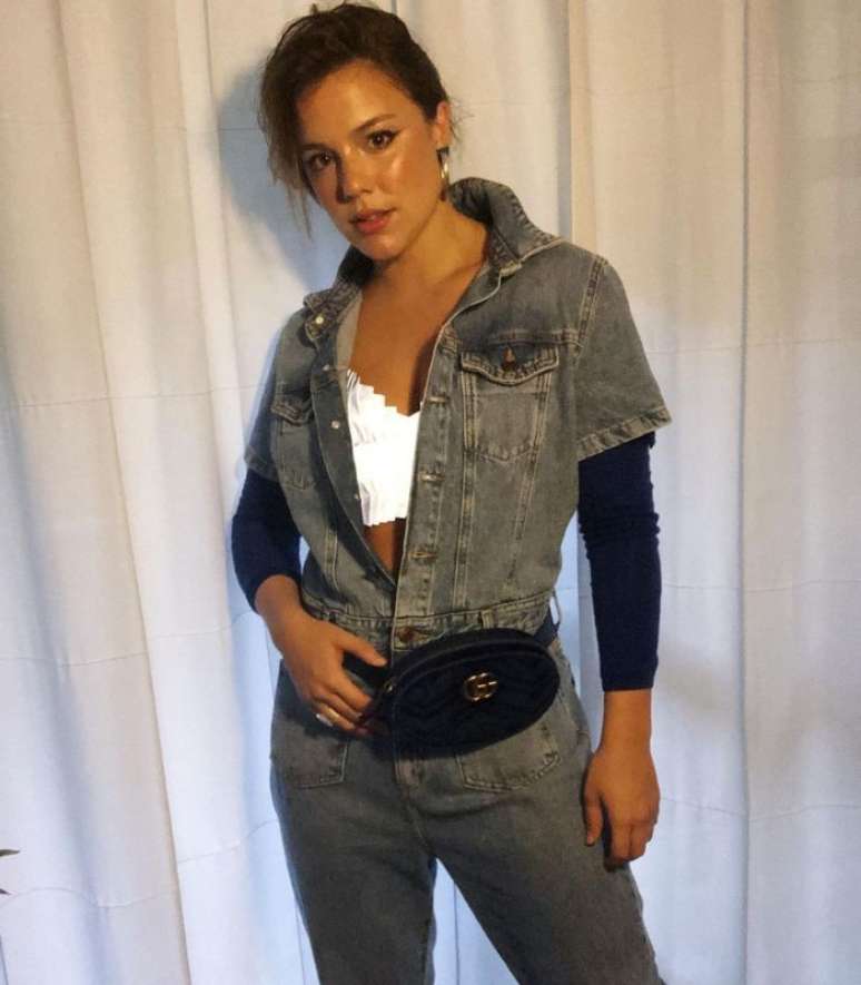 Pe&ccedil;as jeans tamb&eacute;m podem criar looks para o Rock in Rio incr&iacute;veis (Cr&eacute;ditos: Instagram / @alicewegmann)