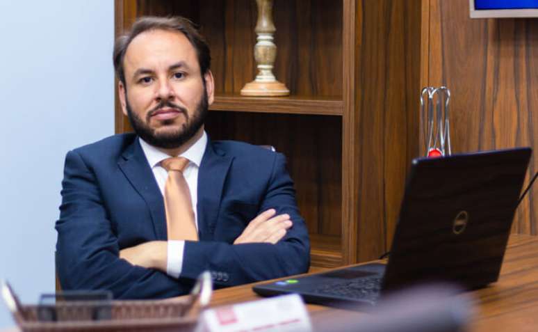 Leandro Nagliate, advogado especialista em direito tributário 