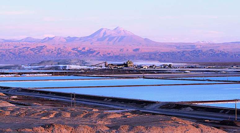 Minera&ccedil;&atilde;o de l&iacute;tio da SQM no Atacama, Chile