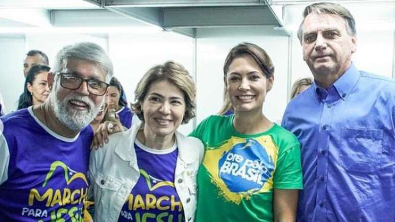 O pastor Claudio Duarte com Jair e Michelle Bolsonaro 