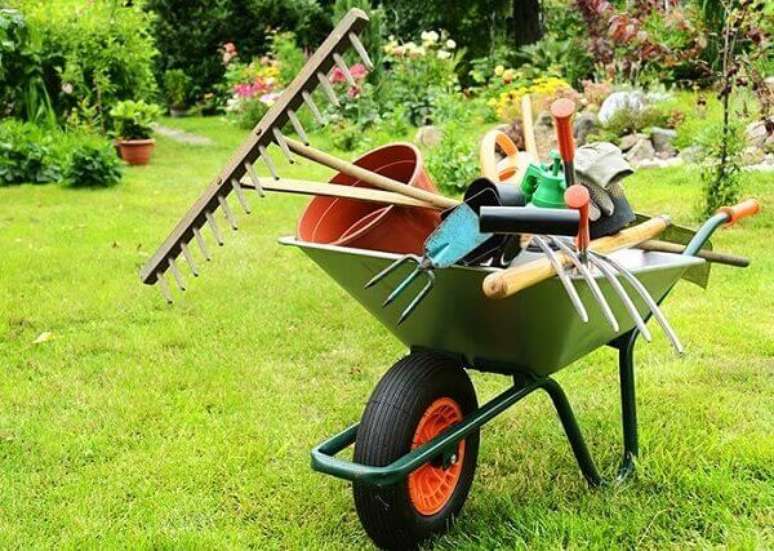 18- Procure guardar o seu material de jardinagem e paisagismo em local livre de umidade. Fonte: Novo Neg&oacute;cio