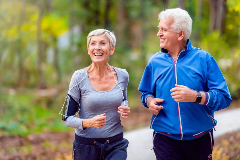 Exercícios físicos são fundamentais para manter a saúde dos idosos 