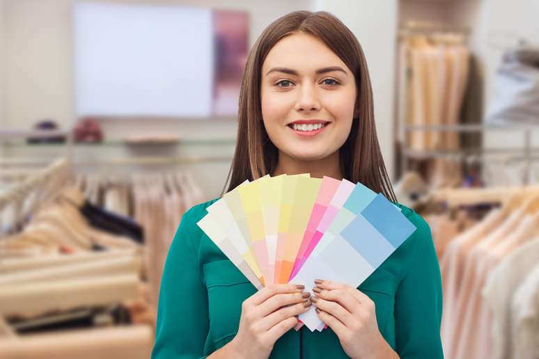 Coloração pessoal analisa as melhores cores para seu tom de pele (Imagem: Shutterstock)