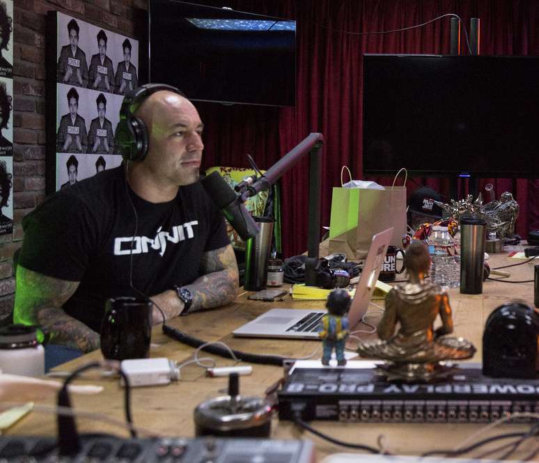 Norte-americano Joe Rogan é considerado por muitos o incentivador da moda de "mesacasts"