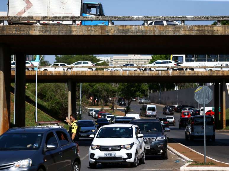 Motoristas sem multas durante 12 meses podem escapar de multas.