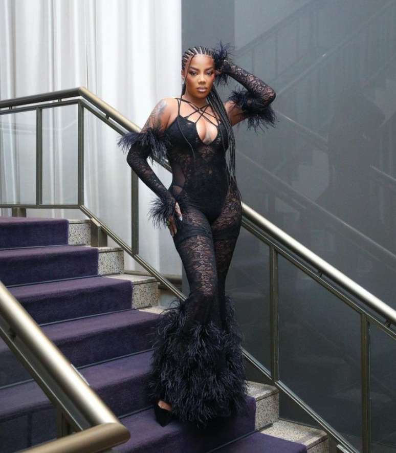 A sensualidade tamb&eacute;m &eacute; uma das marcas dos looks de Ludmilla 