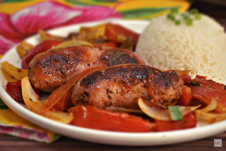 Lingui&ccedil;a de forno com legumes | Foto: Guia da Cozinha