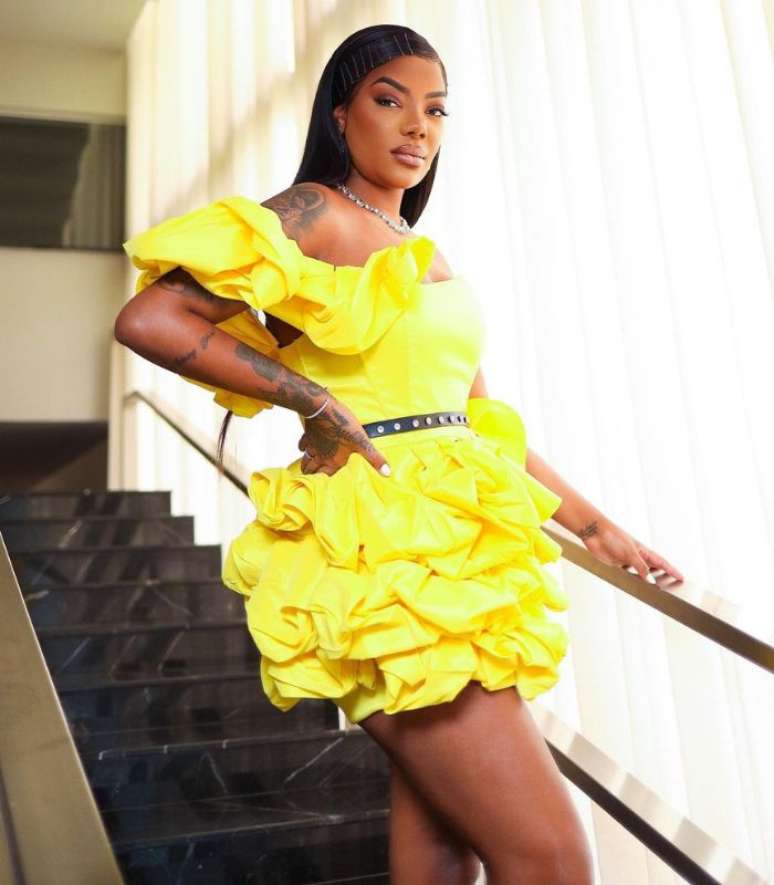 Ludmilla &eacute; adepta de cores vibrantes em seus looks 