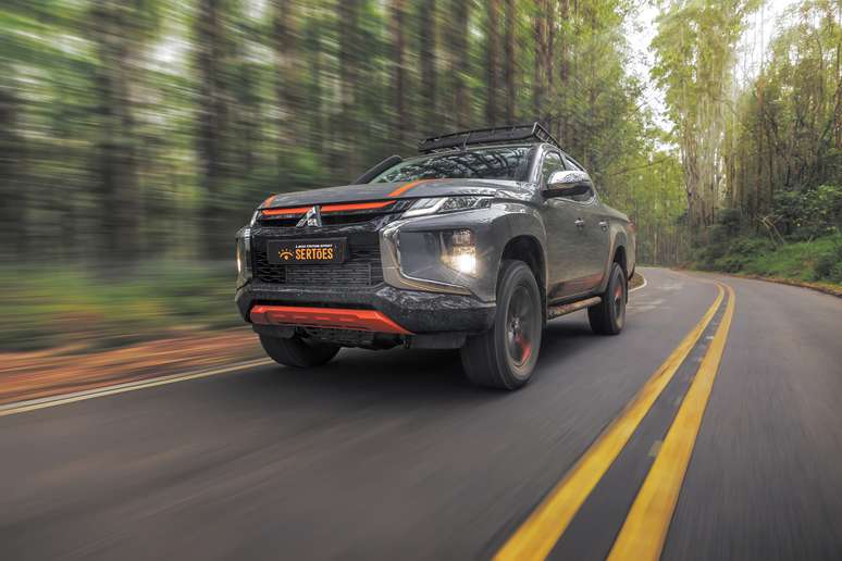 Mitsubishi L200 Triton Sport Sert&otilde;es