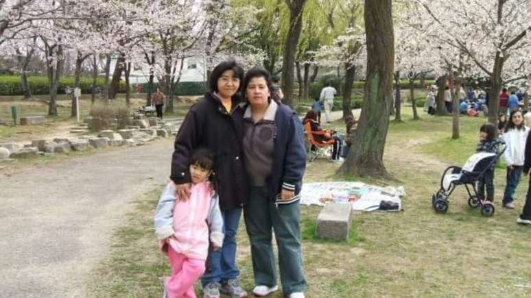 Leida e uma amiga em Toyohashi, no Jap&atilde;o