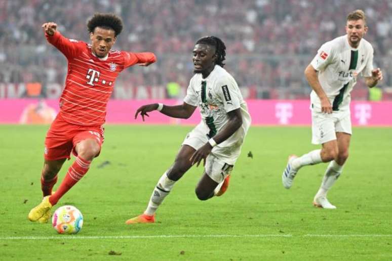 Bayern pressiona e busca empate em casa (Foto: KERSTIN JOENSSON / AFP)