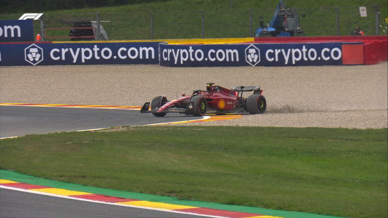 Leclerc volta &agrave; pista depois de escapada no setor 2