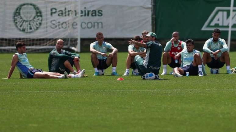 Palmeiras treinou na Academia poucas horas depois de voltar do Rio de Janeiro (Foto: Cesar Greco/Palmeiras)