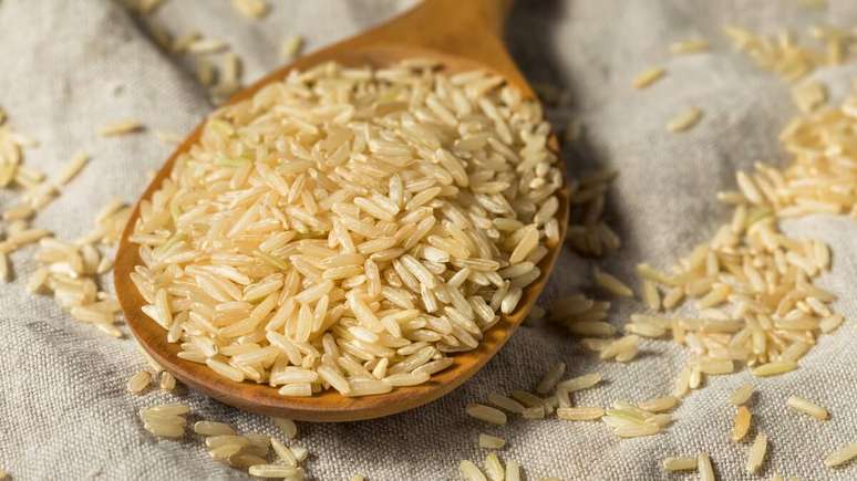 5 vantagens do arroz integral em relação ao branco