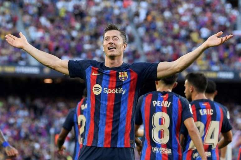 Lewandowski marcou seu primeiro gol no Camp Nou (Foto: Josep LAGO / AFP)