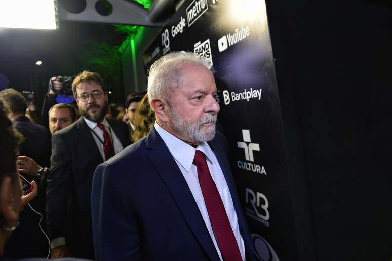 Luiz Inácio Lula da Silva (PT) chega ao estúdio da Band, em São Paulo, para participar do primeiro debate presidencial das Eleições 2022  