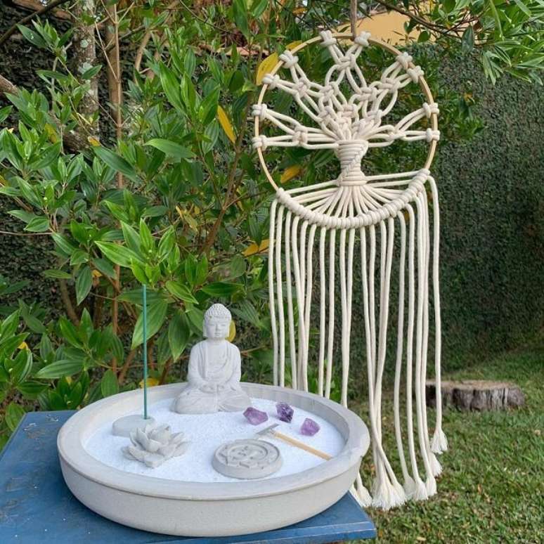 7. O mini jardim zen pode decorar diferentes ambientes da casa. Fonte: Dicas Decor