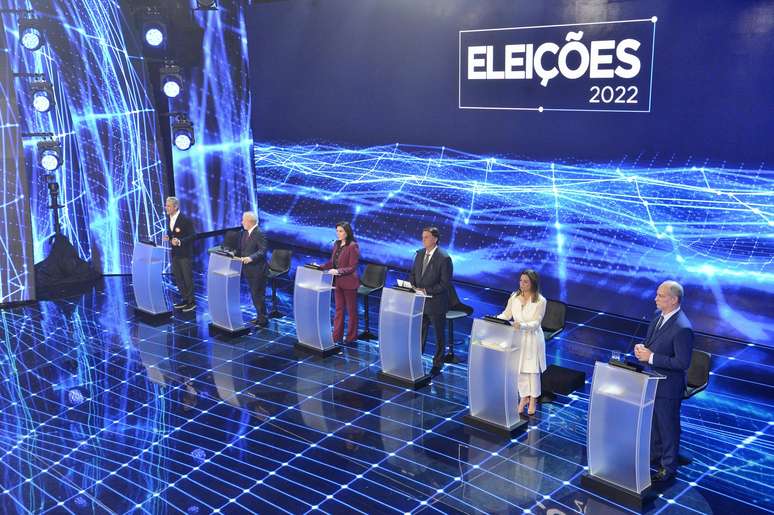 Candidatos à Presidência da República participam de debate na Band