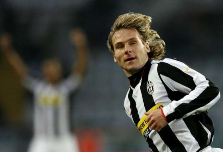 Nedved defendeu o clube italiano por oito temporadas, em 327 jogos (Foto: Divulgação)